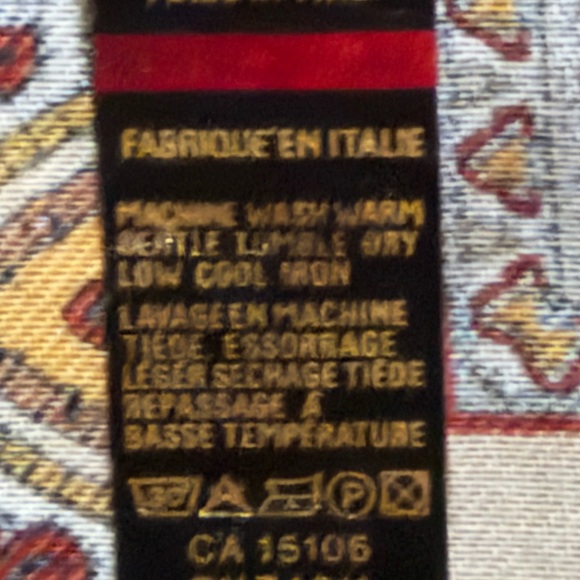 Art of the Scarf the Rack Navy Blue Beige patchwork scarf 45x46” Italy - Picture 4 of 4